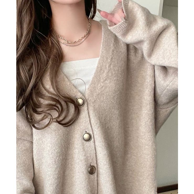 ふんわり包み込む暖かさで、冬の定番に。ゴールドボタン使いオーバーサイズVネックニ… | Classical Elf  | 詳細画像17 