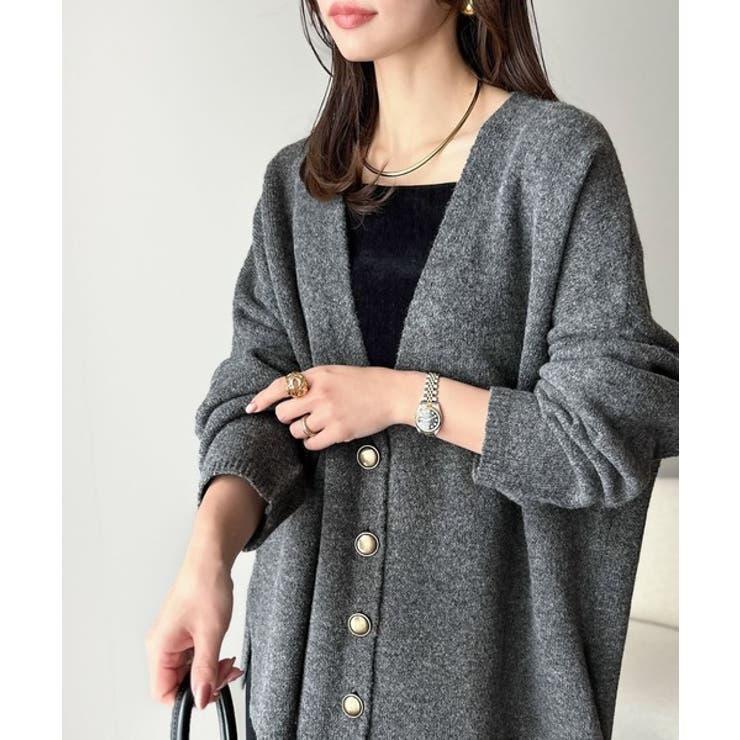 ふんわり包み込む暖かさで、冬の定番に。ゴールドボタン使いオーバーサイズVネックニ… | Classical Elf  | 詳細画像3 