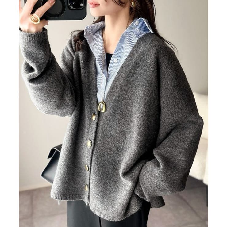 ふんわり包み込む暖かさで、冬の定番に。ゴールドボタン使いオーバーサイズVネックニ… | Classical Elf  | 詳細画像5 