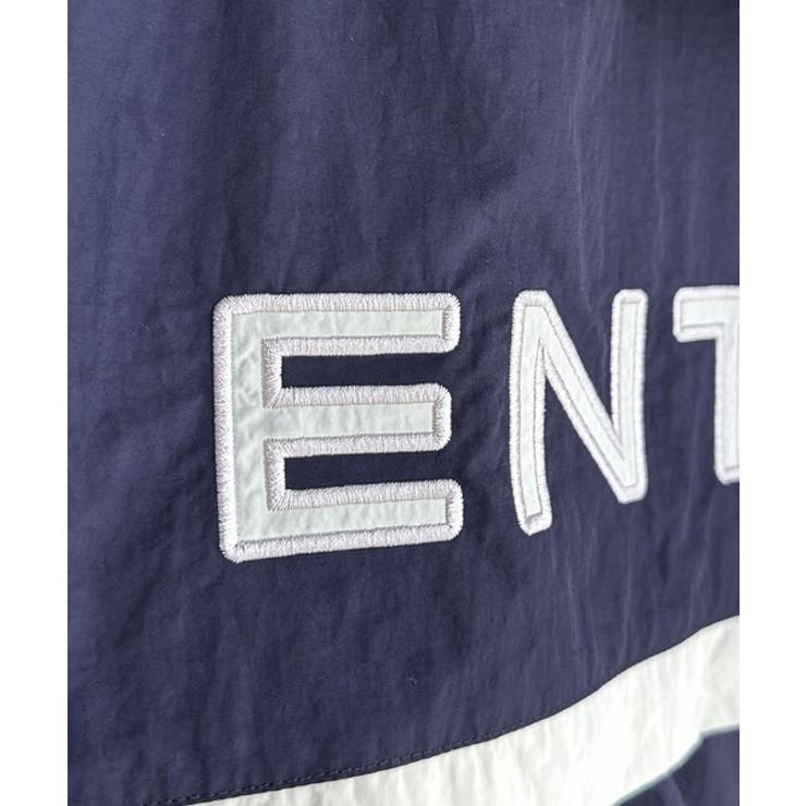 レトロムードで大人可愛い。バックロゴ刺繍配色ラインウィンドブレーカー | Classical Elf  | 詳細画像13 