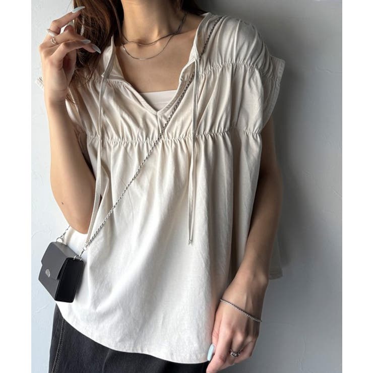 アイボリー | 着るだけでオシャレ度ワンランクアップ。綿100％シルケット加工シャーリングトップ… | Classical Elf 