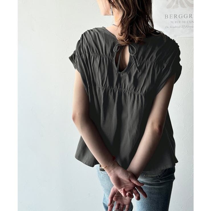 着るだけでオシャレ度ワンランクアップ。綿100％シルケット加工シャーリングトップ… | Classical Elf  | 詳細画像15 