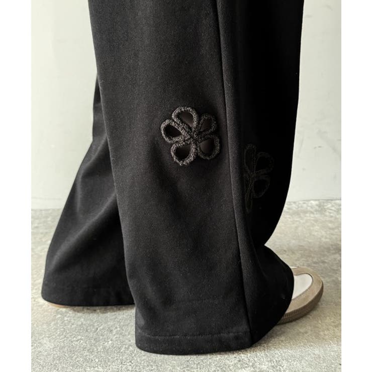 大人の遊び心が光る。フラワーサガラ刺繍くり抜き裏毛スウェットワイドパンツ | Classical Elf  | 詳細画像37 