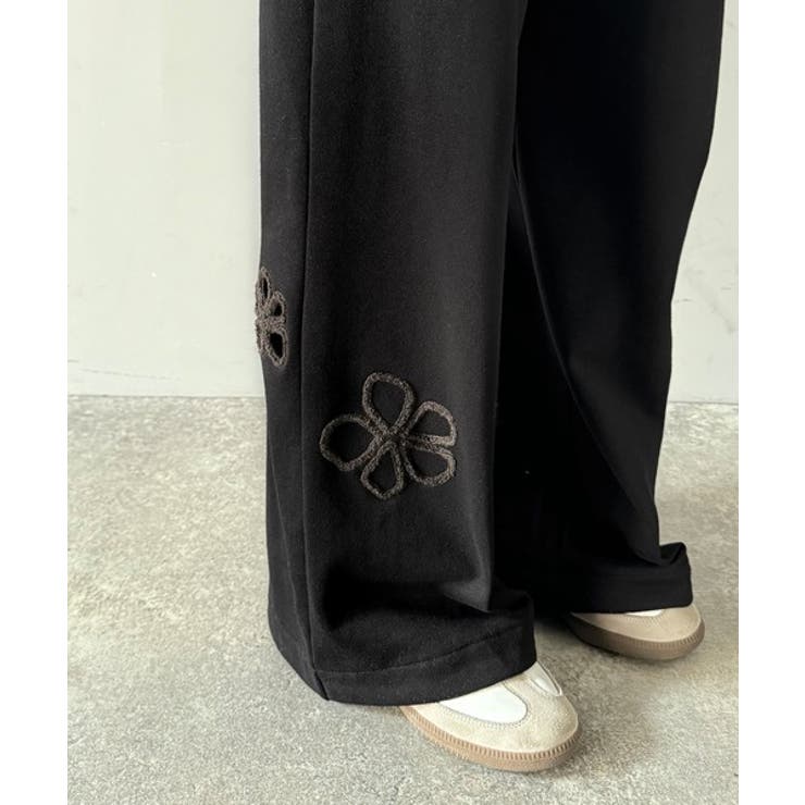 大人の遊び心が光る。フラワーサガラ刺繍くり抜き裏毛スウェットワイドパンツ | Classical Elf  | 詳細画像38 