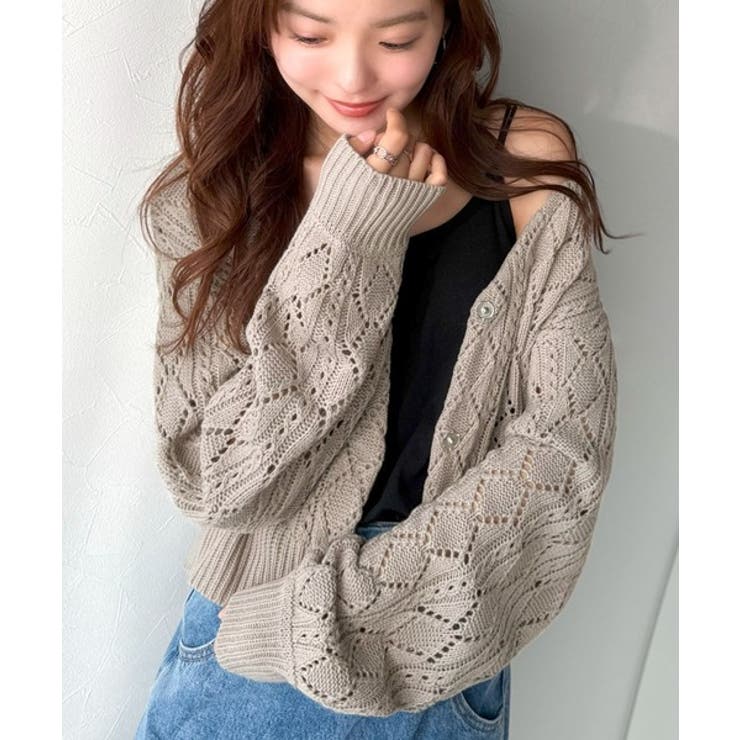 グレイッシュベージュ | 着るたび、雰囲気美人。前後2way格子柄透かし編みショート丈ニットカーディガン | Classical Elf 