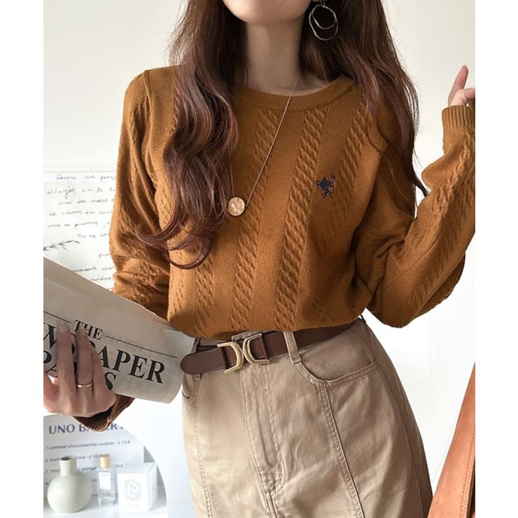 キャメル | 大人のためのコンパクトニット。胸刺繍ショート丈ケーブル編みニット（長袖） | Classical Elf 