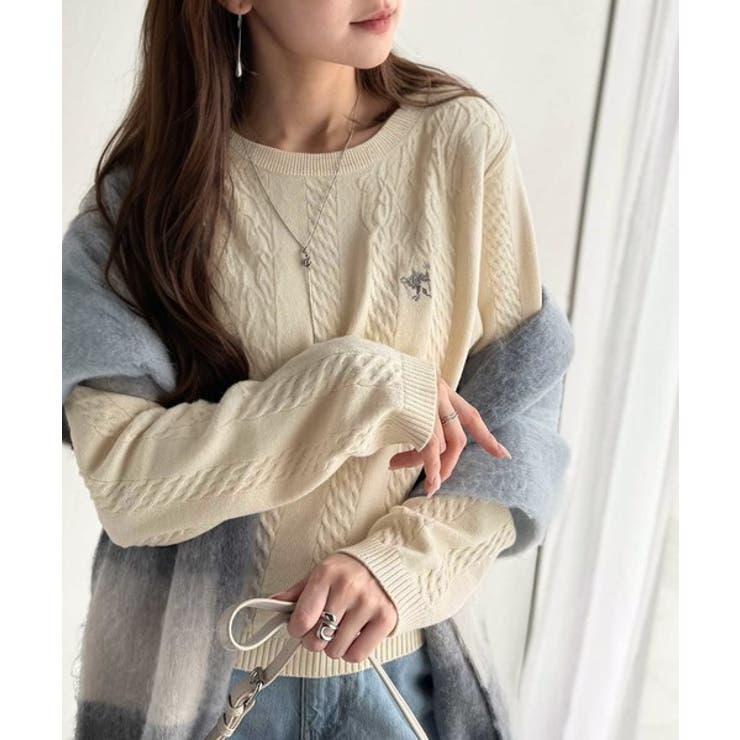 大人のためのコンパクトニット。胸刺繍ショート丈ケーブル編みニット（長袖） | Classical Elf  | 詳細画像1 