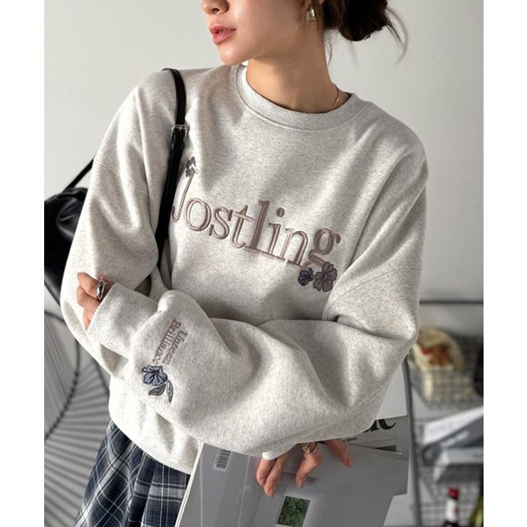 シンプルなのに一際映える。フラワー刺繍裏起毛スウェット | Classical Elf  | 詳細画像13 