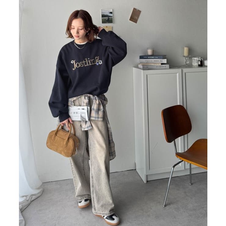 シンプルなのに一際映える。フラワー刺繍裏起毛スウェット | Classical Elf  | 詳細画像29 