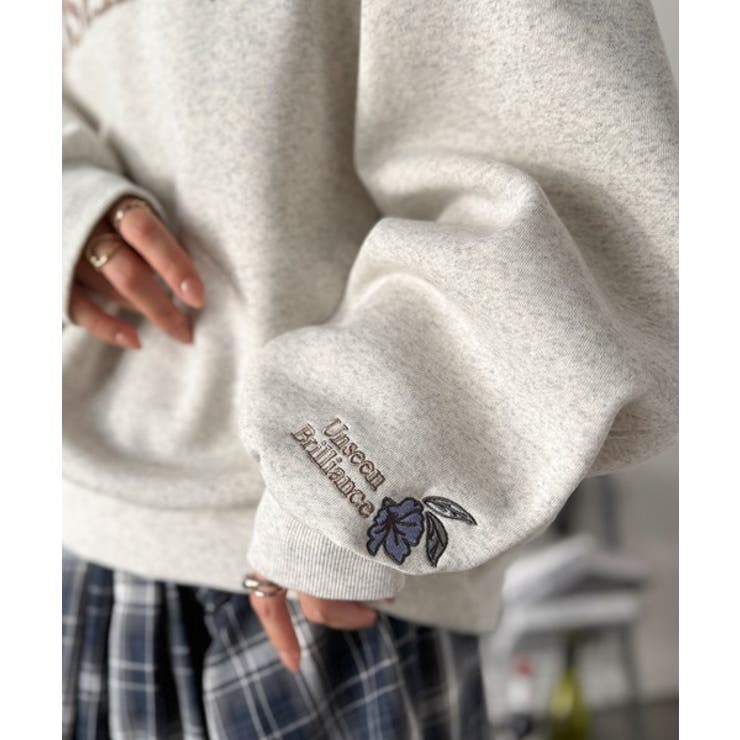 シンプルなのに一際映える。フラワー刺繍裏起毛スウェット | Classical Elf  | 詳細画像39 