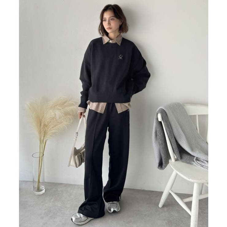 シンプルながらも洗練されたデザインで、こなれ感。胸刺繍スウェット見えコクーンニッ… | Classical Elf  | 詳細画像12 