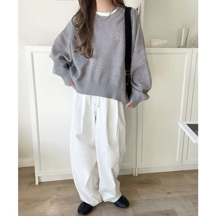 シンプルながらも洗練されたデザインで、こなれ感。胸刺繍スウェット見えコクーンニッ… | Classical Elf  | 詳細画像24 