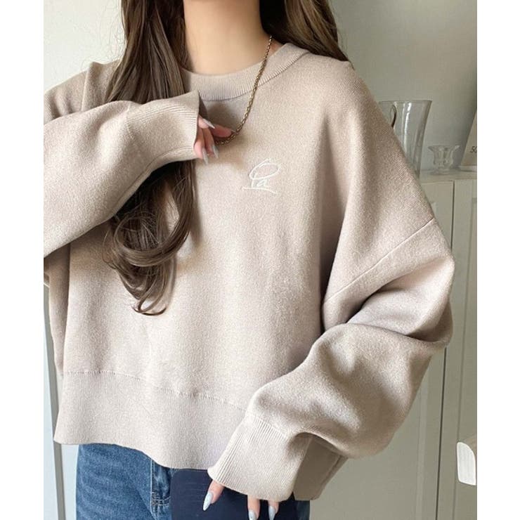 シンプルながらも洗練されたデザインで、こなれ感。胸刺繍スウェット見えコクーンニッ… | Classical Elf  | 詳細画像31 