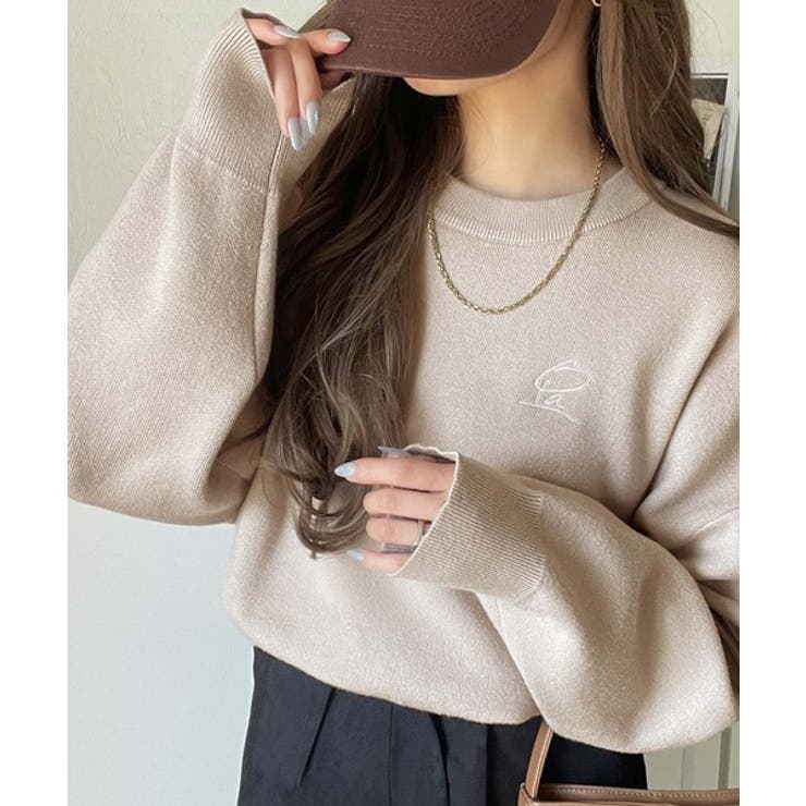 グレージュ | シンプルながらも洗練されたデザインで、こなれ感。胸刺繍スウェット見えコクーンニッ… | Classical Elf 