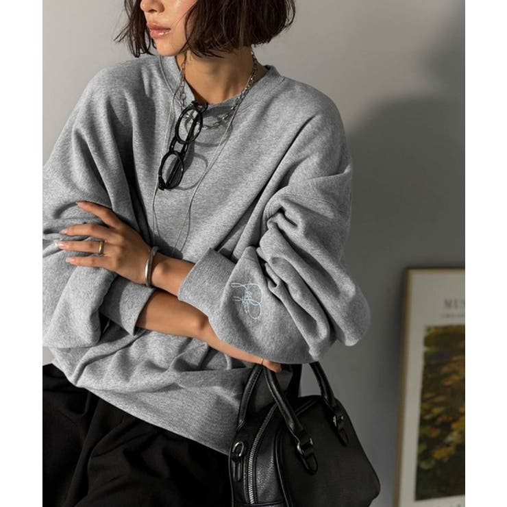 袖先のさりげない刺繍がアクセント。サインロゴ刺繍裏起毛スウェット | Classical Elf  | 詳細画像8 