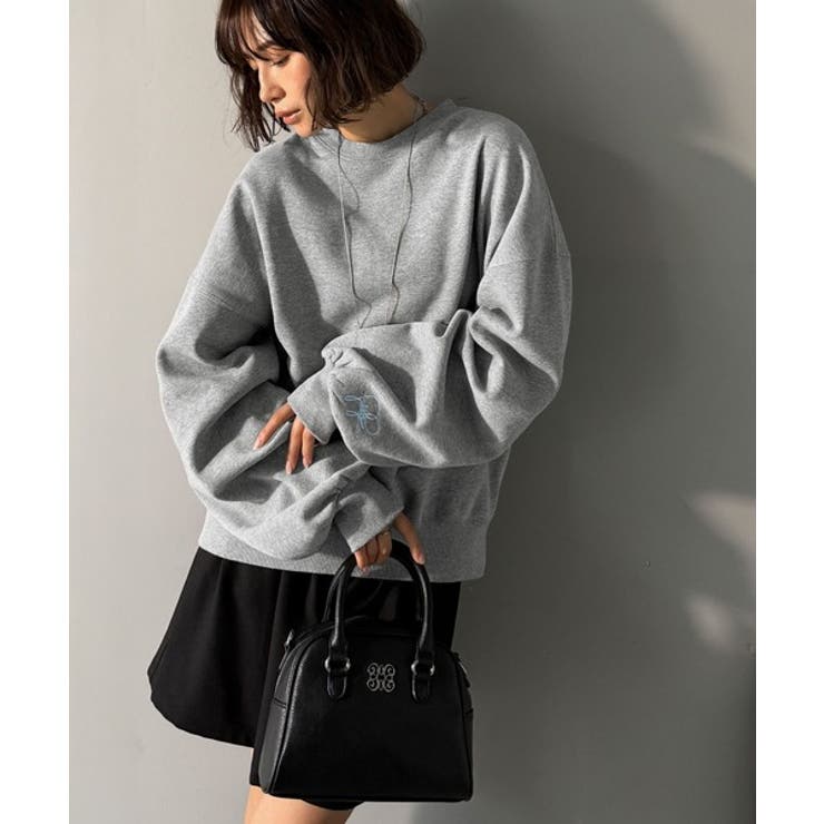 袖先のさりげない刺繍がアクセント。サインロゴ刺繍裏起毛スウェット | Classical Elf  | 詳細画像9 