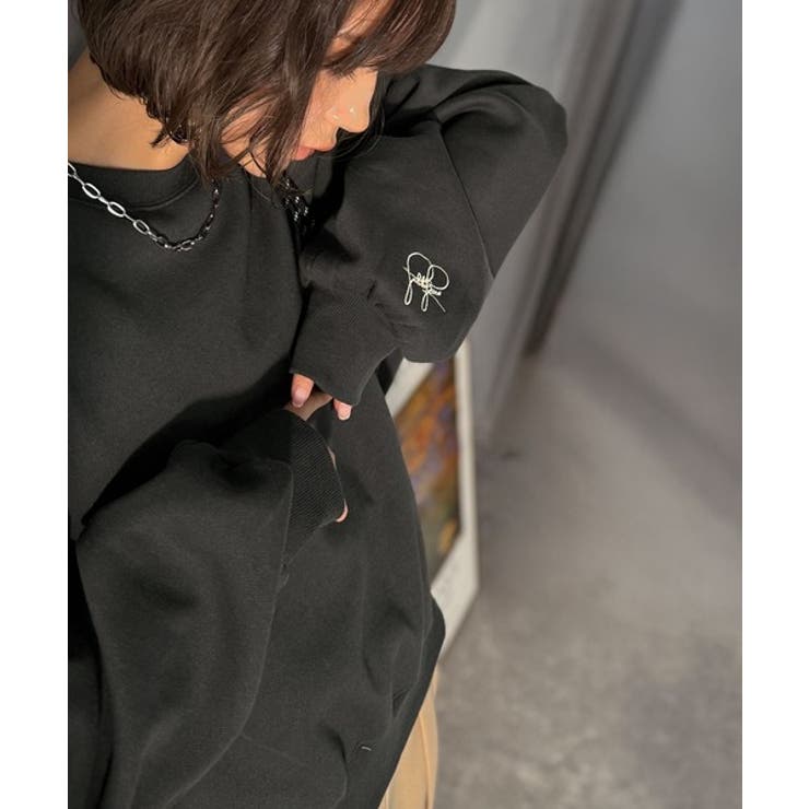 袖先のさりげない刺繍がアクセント。サインロゴ刺繍裏起毛スウェット | Classical Elf  | 詳細画像18 