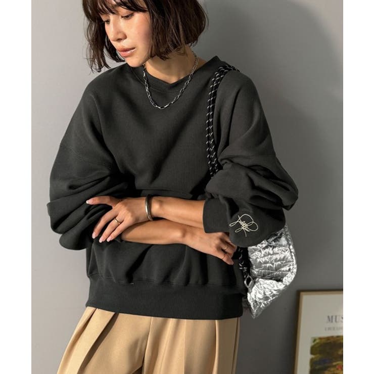 袖先のさりげない刺繍がアクセント。サインロゴ刺繍裏起毛スウェット | Classical Elf  | 詳細画像19 