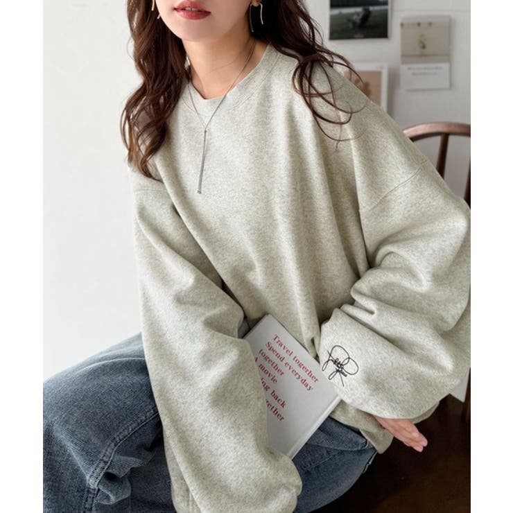 袖先のさりげない刺繍がアクセント。サインロゴ刺繍裏起毛スウェット | Classical Elf  | 詳細画像20 