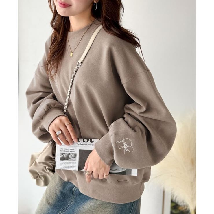 袖先のさりげない刺繍がアクセント。サインロゴ刺繍裏起毛スウェット | Classical Elf  | 詳細画像29 