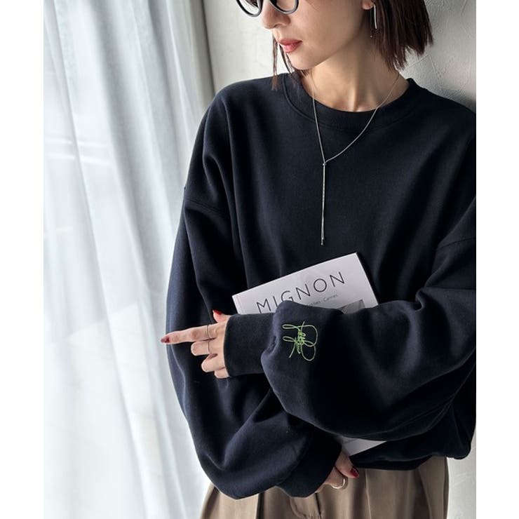 袖先のさりげない刺繍がアクセント。サインロゴ刺繍裏起毛スウェット | Classical Elf  | 詳細画像30 