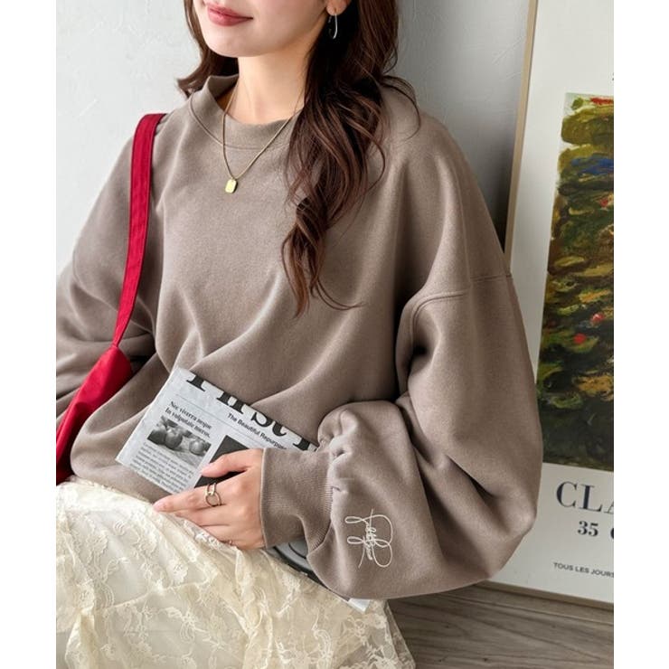 グレージュ | 袖先のさりげない刺繍がアクセント。サインロゴ刺繍裏起毛スウェット | Classical Elf 