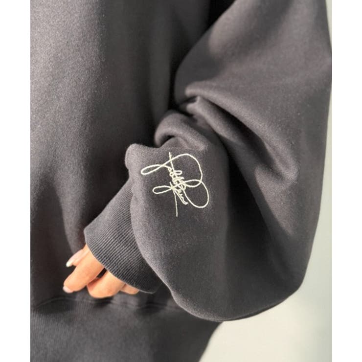 袖先のさりげない刺繍がアクセント。サインロゴ刺繍裏起毛スウェット | Classical Elf  | 詳細画像37 