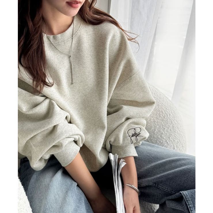 オートミール | 袖先のさりげない刺繍がアクセント。サインロゴ刺繍裏起毛スウェット | Classical Elf 