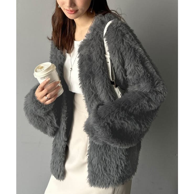 チャコール | ふわっと包まれる心地よさ。モコモコフェザーニットホックカーディガン | Classical Elf 