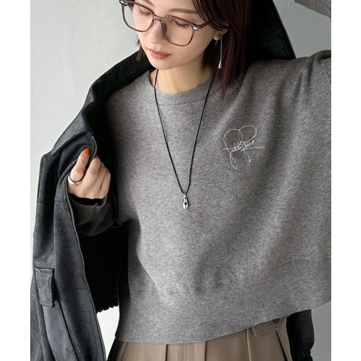 スウェットライクで”魅せる”大人のリラクシーな1枚。胸元サインロゴ刺繍入りニット… | Classical Elf  | 詳細画像12 