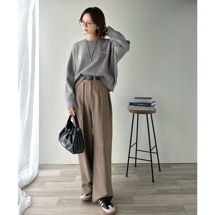 スウェットライクで”魅せる”大人のリラクシーな1枚。胸元サインロゴ刺繍入りニット… | Classical Elf  | 詳細画像13 