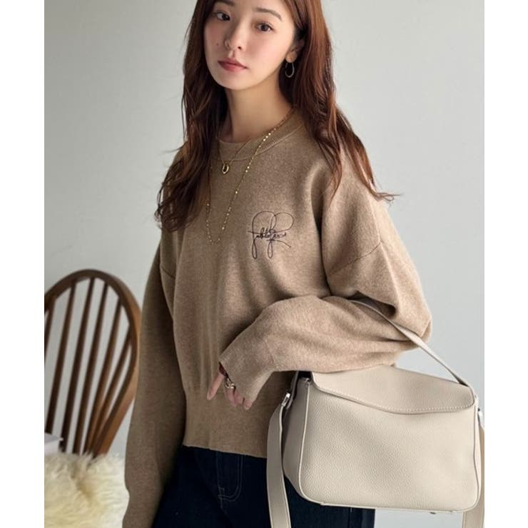 スウェットライクで”魅せる”大人のリラクシーな1枚。胸元サインロゴ刺繍入りニット… | Classical Elf  | 詳細画像16 