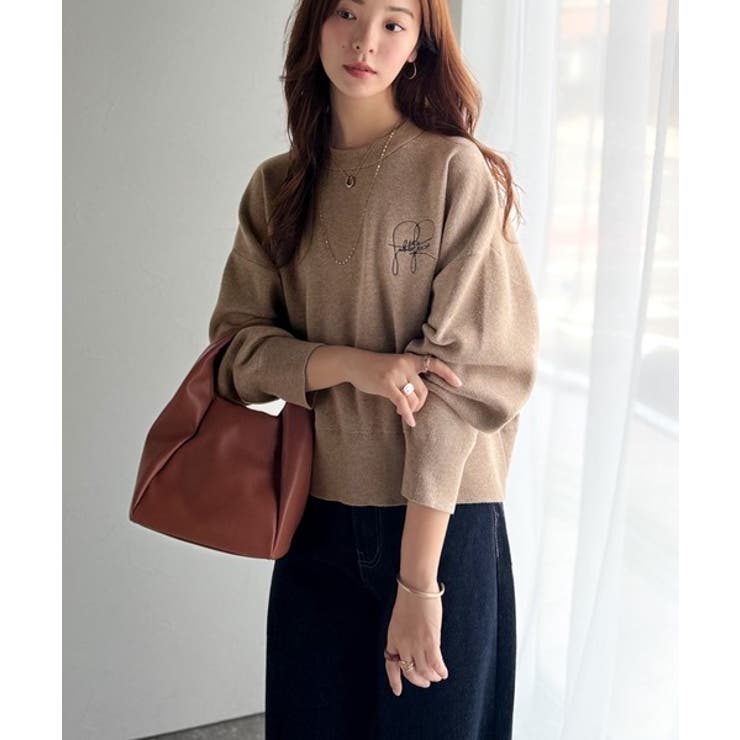 スウェットライクで”魅せる”大人のリラクシーな1枚。胸元サインロゴ刺繍入りニット… | Classical Elf  | 詳細画像17 