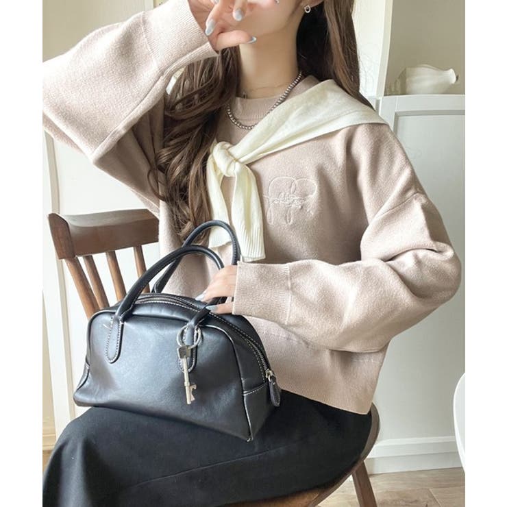 スウェットライクで”魅せる”大人のリラクシーな1枚。胸元サインロゴ刺繍入りニット… | Classical Elf  | 詳細画像30 