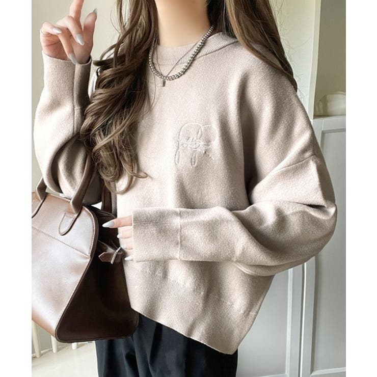 スウェットライクで”魅せる”大人のリラクシーな1枚。胸元サインロゴ刺繍入りニット… | Classical Elf  | 詳細画像31 