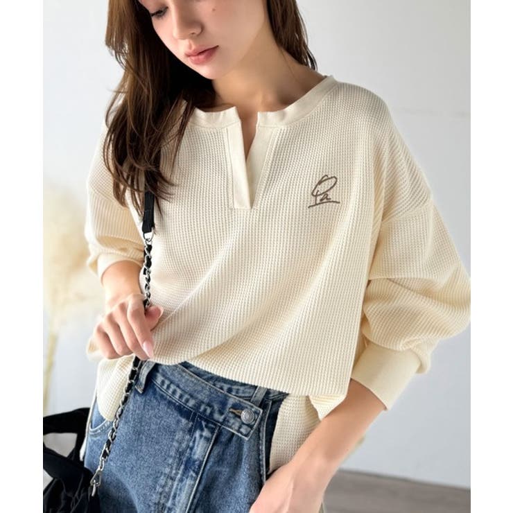 アイボリー | 洒落感アップのこなれT。胸刺繍ワッフルオーバーサイズキーネックロンT（長袖） | Classical Elf 