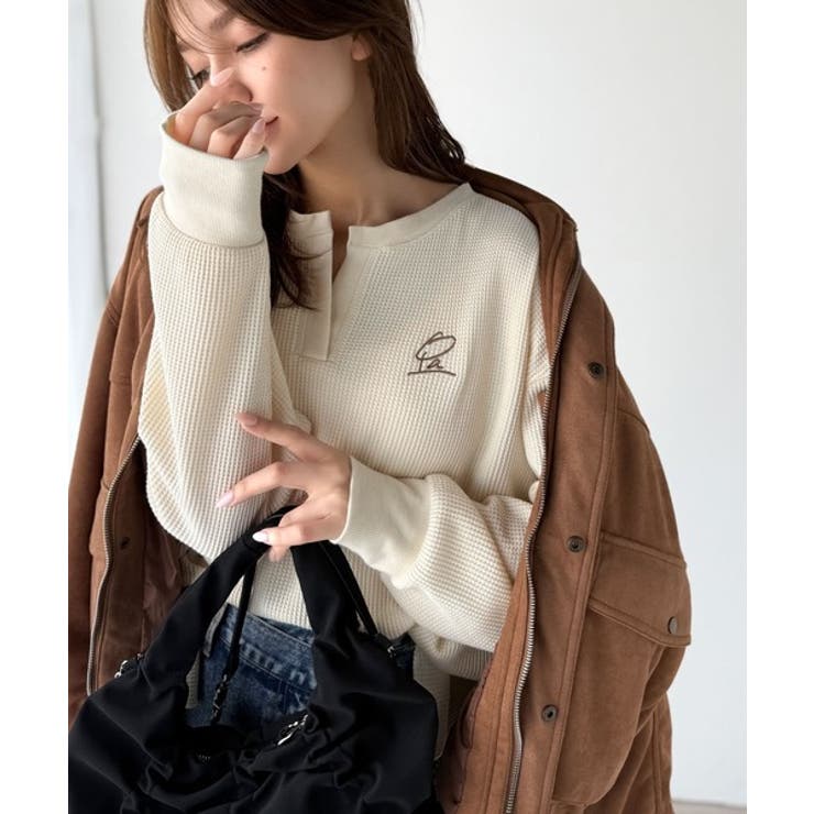 洒落感アップのこなれT。胸刺繍ワッフルオーバーサイズキーネックロンT（長袖） | Classical Elf  | 詳細画像7 