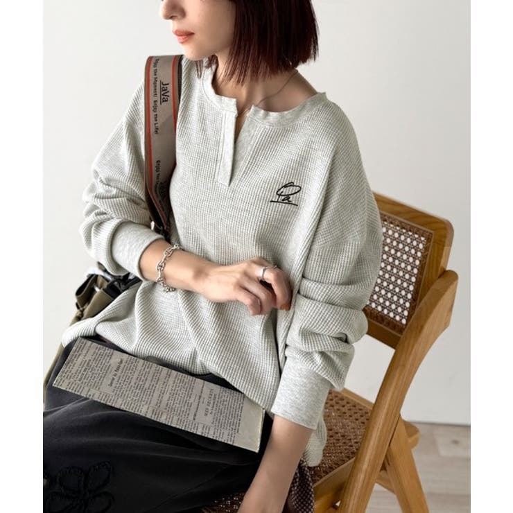 洒落感アップのこなれT。胸刺繍ワッフルオーバーサイズキーネックロンT（長袖） | Classical Elf  | 詳細画像12 