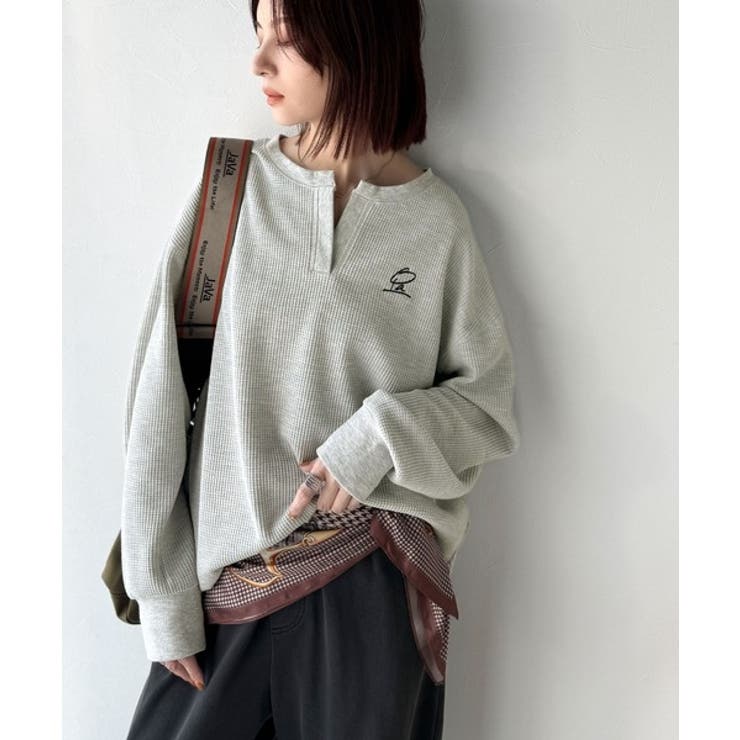 洒落感アップのこなれT。胸刺繍ワッフルオーバーサイズキーネックロンT（長袖） | Classical Elf  | 詳細画像15 