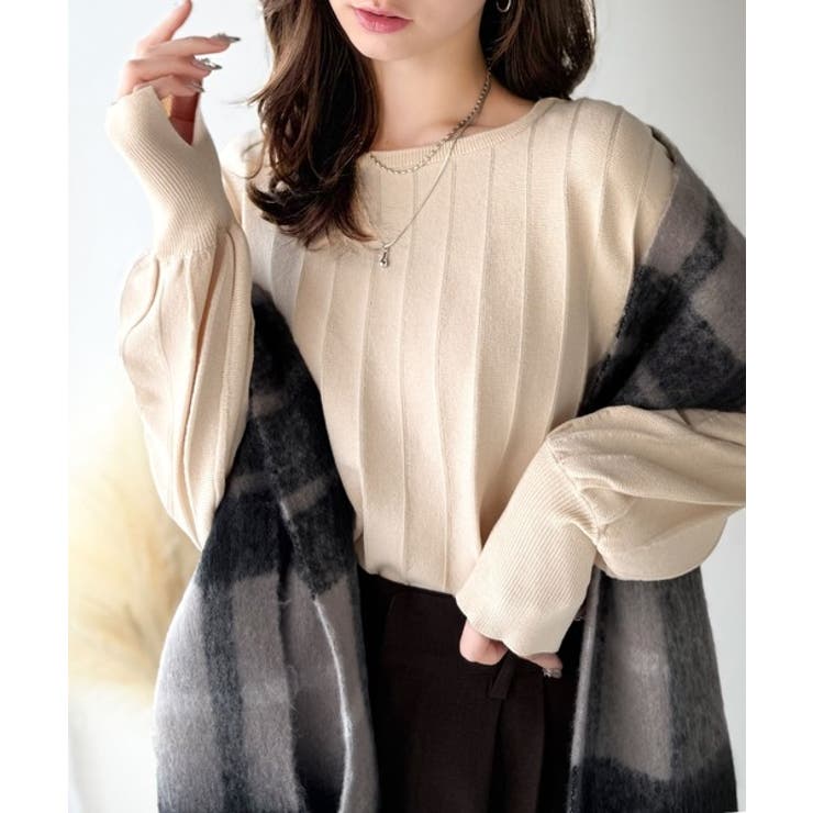 アイボリー | 大人のカジュアルを極める。タック編み袖口スリットパフニット | Classical Elf 