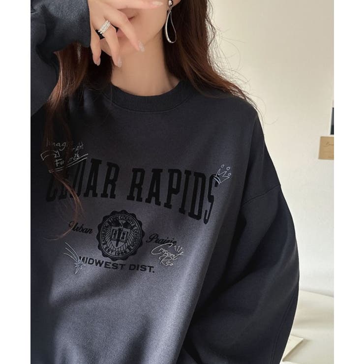 今っぽカジュアルの本命スウェット♪エンブレム風らくがき刺繍入りフロッキープリント… | Classical Elf  | 詳細画像7 