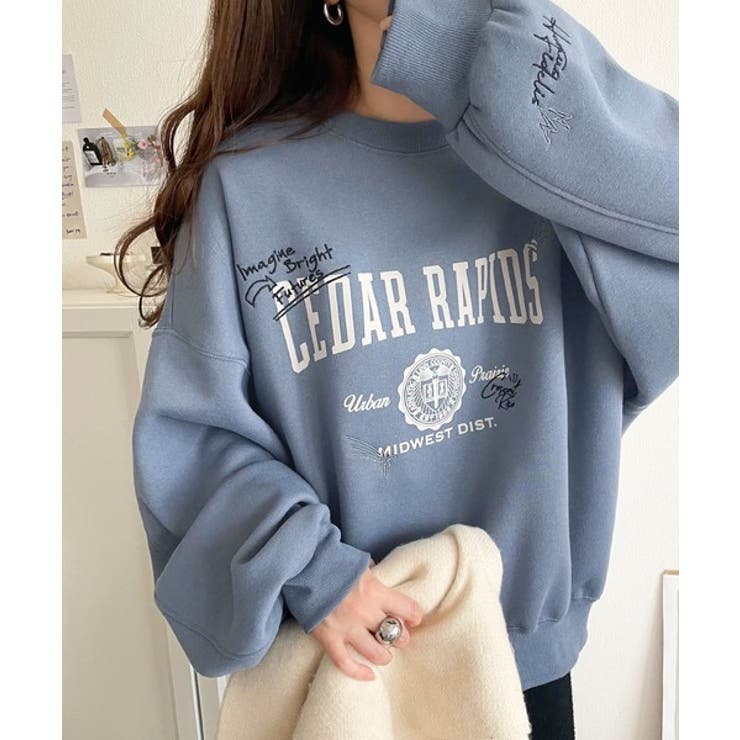 ブルー | 今っぽカジュアルの本命スウェット♪エンブレム風らくがき刺繍入りフロッキープリント… | Classical Elf 