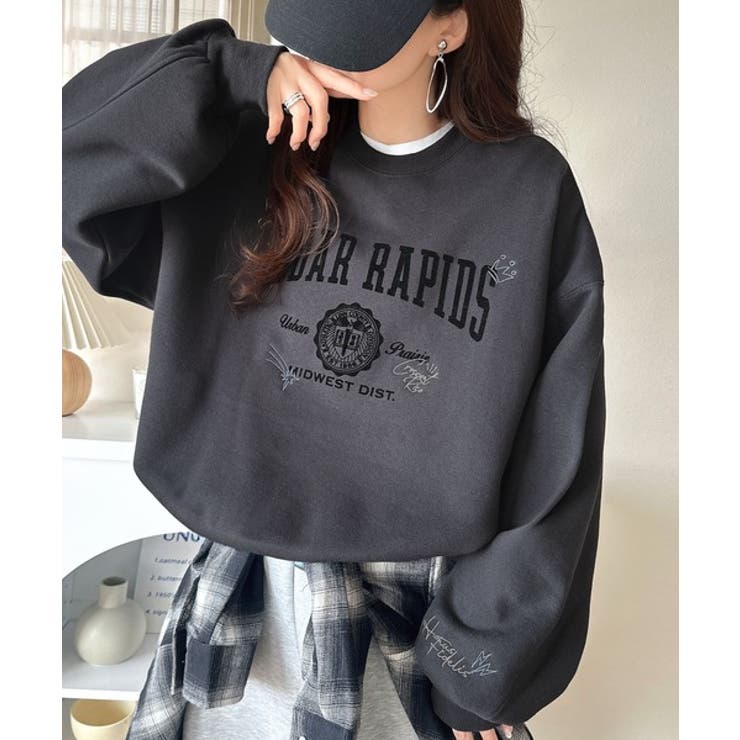 今っぽカジュアルの本命スウェット♪エンブレム風らくがき刺繍入りフロッキープリント… | Classical Elf  | 詳細画像2 