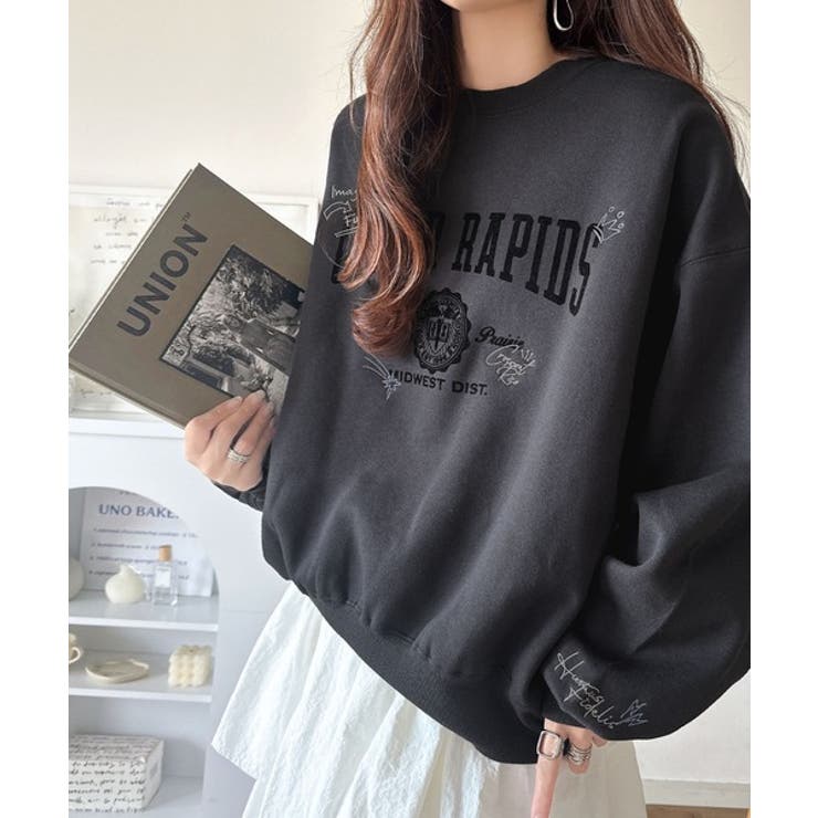 今っぽカジュアルの本命スウェット♪エンブレム風らくがき刺繍入りフロッキープリント… | Classical Elf  | 詳細画像3 