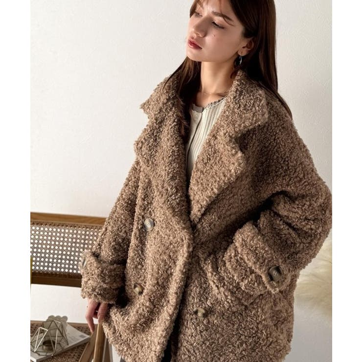 ベージュ | ふんわり包まれる贅沢な季節感。スタンドカラープードルボアダブルコート | Classical Elf 