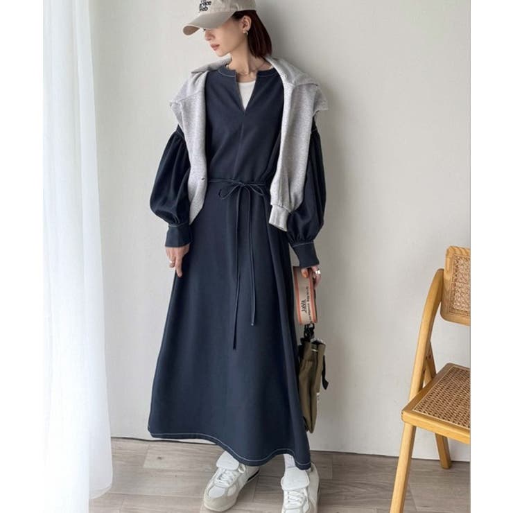 ぽわんとあざとく。ウエストリボン使い配色ステッチキーネック