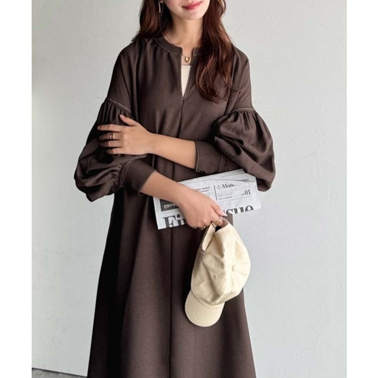 ぽわんとあざとく。ウエストリボン使い配色ステッチキーネック