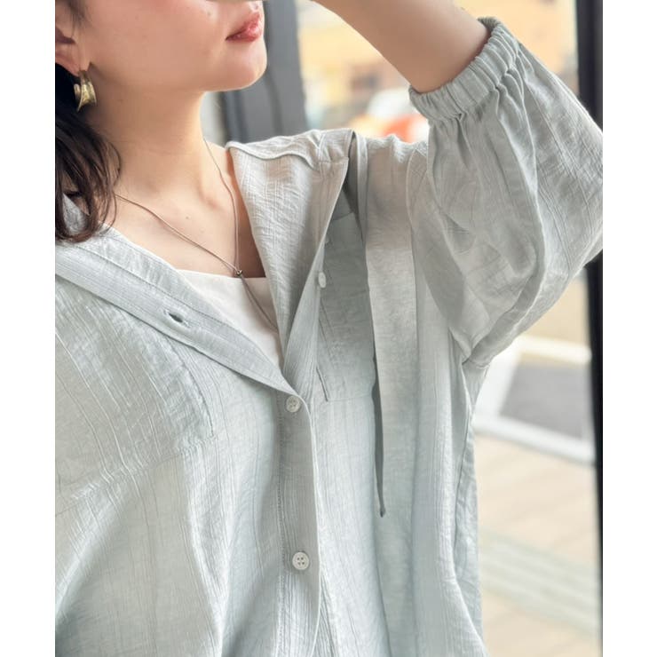 【接触冷感機能付き】風をまとって、軽やかに。ダブルポケット付きフードシアーシャツ | Classical Elf  | 詳細画像28 