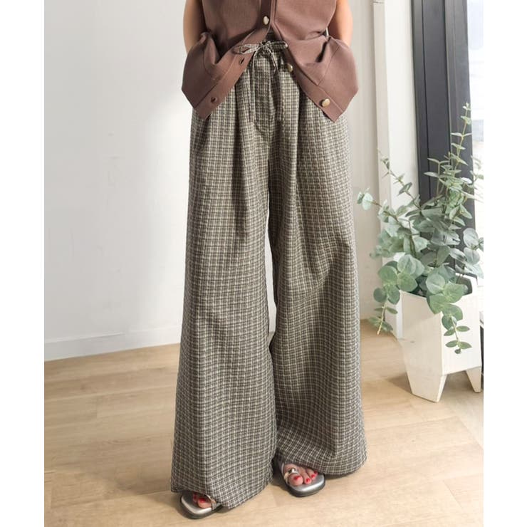 履くだけでお洒落見え。涼しげ素材で魅せる。サッカーチェックタックワイドパンツ | Classical Elf  | 詳細画像11 