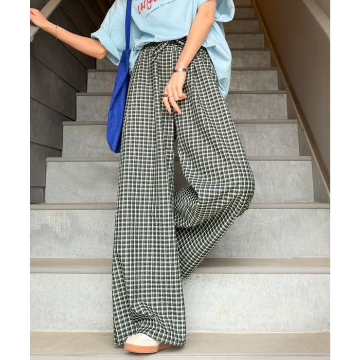 ネイビーチェック | 履くだけでお洒落見え。涼しげ素材で魅せる。サッカーチェックタックワイドパンツ | Classical Elf 
